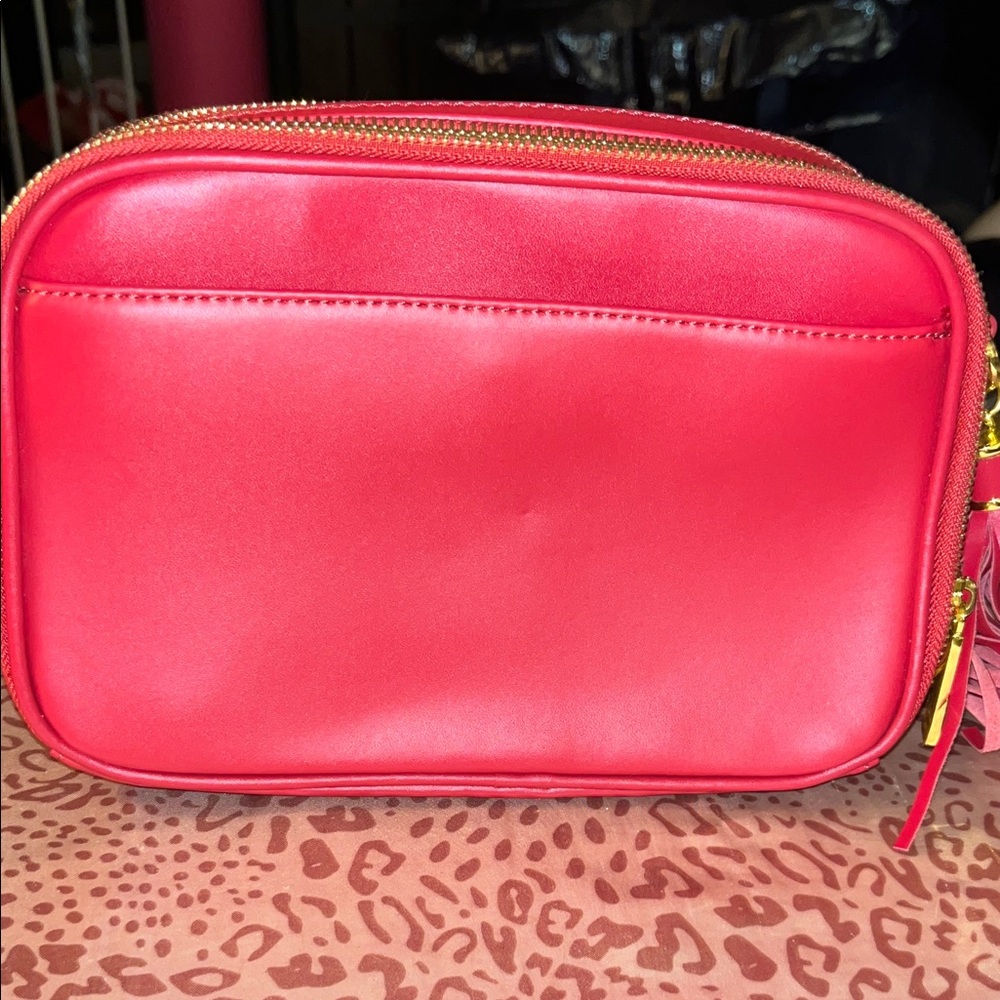Joy & Iman Cherry Red Leather Crossbody Bag - Picture 9 of 12